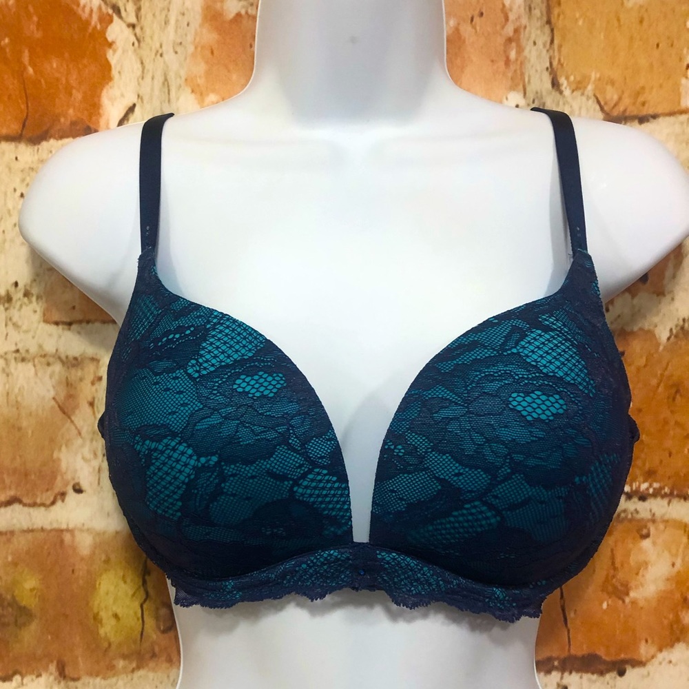 Lacey Luxury Lingerie *36D*